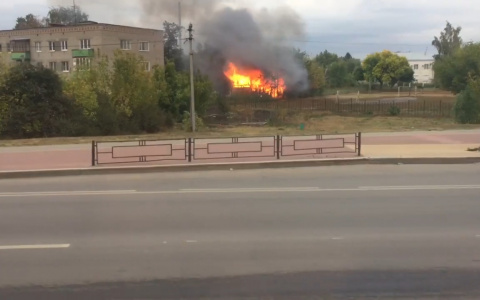 В сети появилось видео пожара на улице Терновского