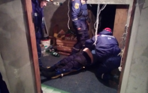 Спасатели освободили из подвала травмированного пензенца