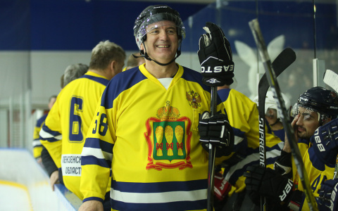 Глава региона Иван Белозерцев сыграет в хоккей со сборной журналистов