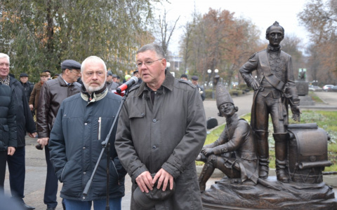 Пензенцы рады новому арт-объекту посреди Московской