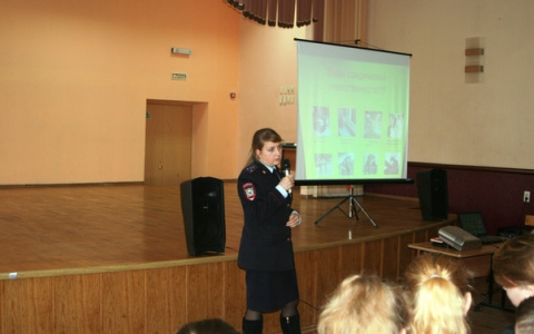 Полицейские в школах проводят уроки для пензенских детей