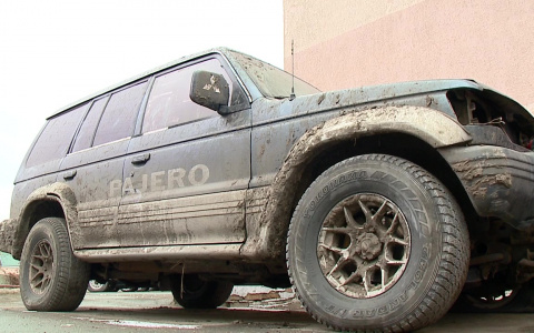 В Пензе внедорожник украли при помощи эвакуатора