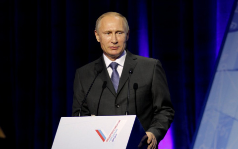 Путин заявил, что сейчас Россия оставляет доллар в экономике