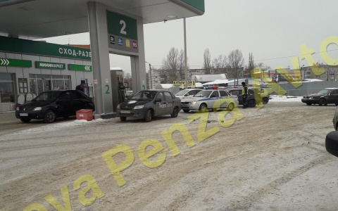 ДПС задержала таксиста пьяным на заправке в Терновке