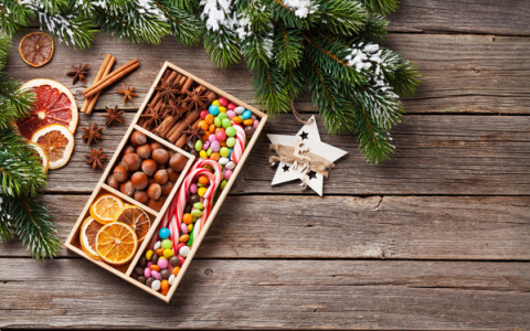 Роспотребнадзор учит пензенцев, как выбирать сладкий подарок ребенку к Новому году