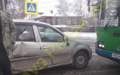 5-летний ребенок пострадал в ДТП на перекрестке в Пензе