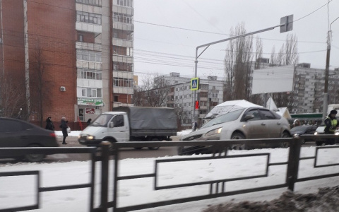 В Пензе сбили пешехода, который бежал на красный свет