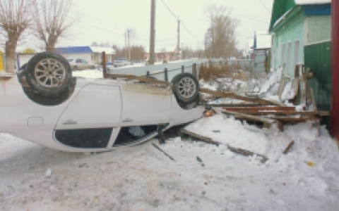 В Нижнем Ломове машина перевернулась: в ДТП пострадала женщина