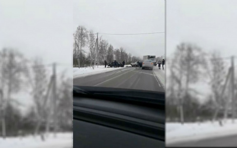 Водители сообщают о тройной аварии в Пензенском районе