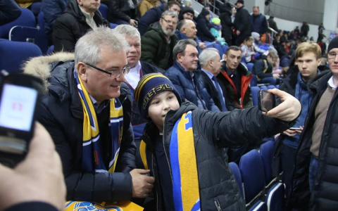 Иван Белозерцев высказался о селфи в своих соцсетях