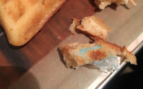 Печенье с сюрпризом: жительница Пензенской области была в ужасе от купленного продукта