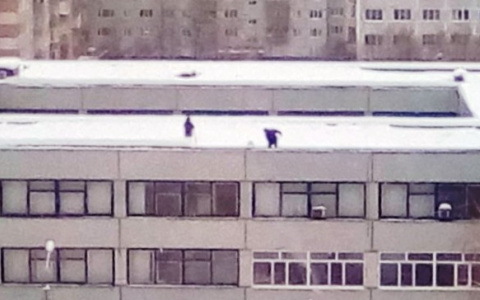 Правда или ложь: дети чистят крышу пензенской школы?