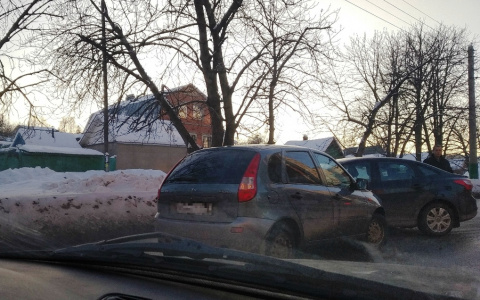 В Пензе из-за ДТП на улице Пушкина образуется пробка