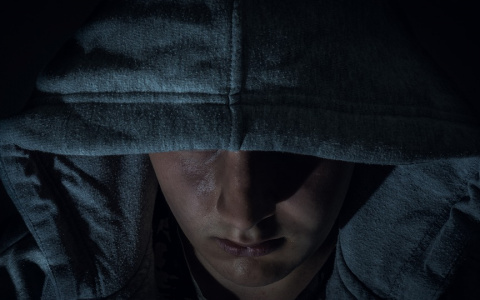 "Убью": в Пензенской области женщина запиралась в сарае от мужа с бензопилой