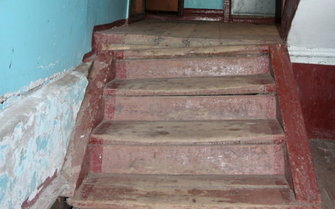 В Пензе на лестничной площадке нашли труп мужчины