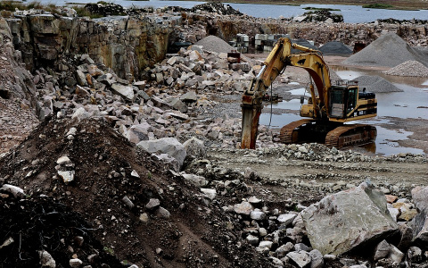 В Пензе мужчина погиб под гусеницами бульдозера