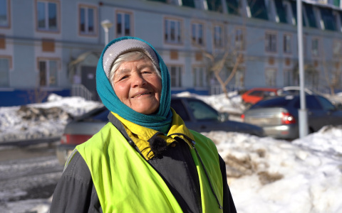 Ветеран труда заботится о душевном покое жителей Спутника