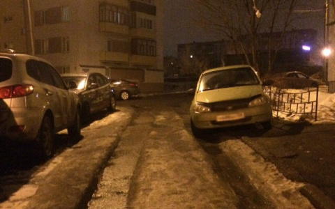"Паркуюсь как хочу": пензенцев возмутило припаркованное на тротуаре авто