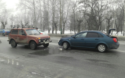 "Дорога как стекло": пензенцы обсуждают аварию с пятью машинами