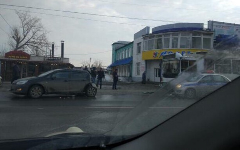 "Багажник в смятку": в Пензе лихой водитель спровоцировал серьезную аварию