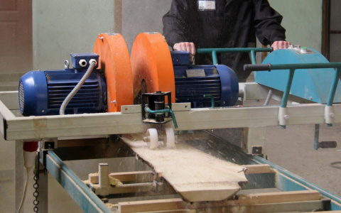 Могильные кресты и нарды: заключенным в Пензе можно сделать заказ