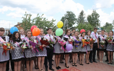 Пензенцам сообщили даты Последнего звонка и Выпускного бала