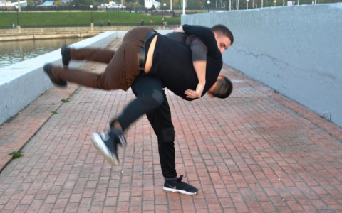 18-летний пензенец избил подростка и заступившегося за него мужчину