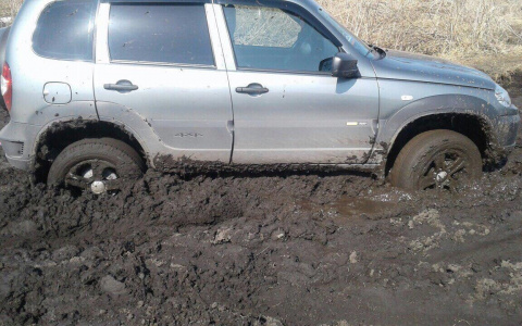 "Внедорожники утопают в грязи": жители Пензенской области не могут добиться ремонта дороги