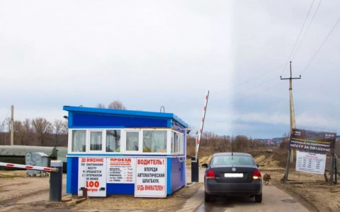 "Вплавь": в пензенском Спутнике закрывают понтонный мост