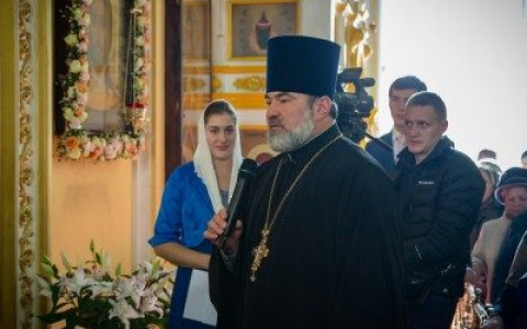 "Скорлупу крашенных яиц закапывают": пензенский протоиерей рассказал о традициях Пасхи