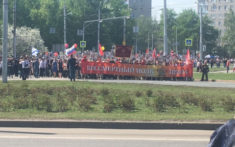 В Пензе закончил свое шествие 50-тысячный "Бессмертный полк"