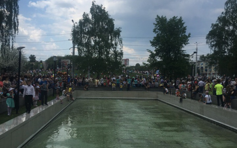 "Только на время?": в Пензе на День Победы включили фонтан в сквере "Пионерский"