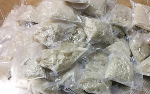 «Около 100 кг»: у россиянки изъяли крупнейшую партию экстази за 25 лет