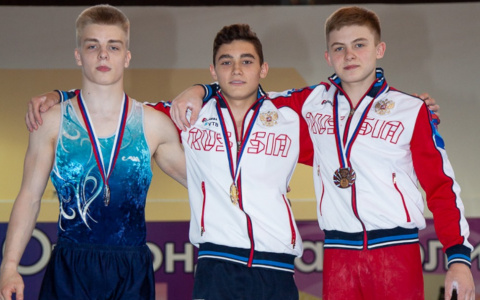 Золотую и серебряную медаль завоевал пензенский гимнаст Артем Козлов на Первенстве России