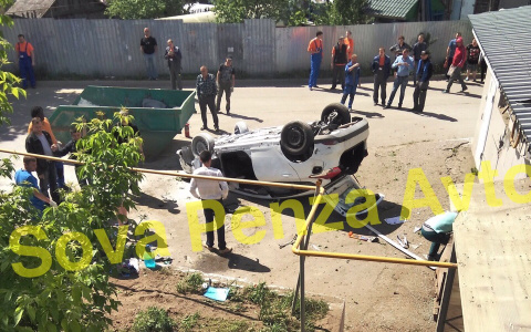 Пензенцы обсуждают ДТП, где легковушка "вылетела" с моста