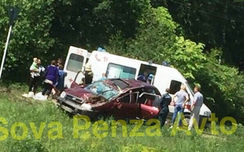 Авария на трассе «Пенза-Шемышейка»: «Hyundai Tucson» оказалась в кювете