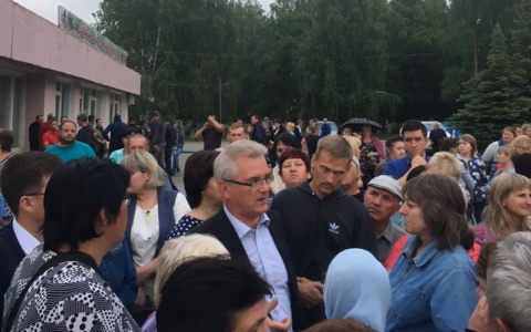 "Никто не думал, что так может быть":  видео выступления губернатора в Чемодановке