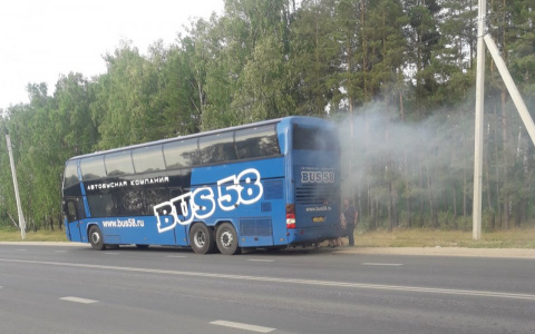 На трассе в Пензенской области загорелся рейсовый автобус