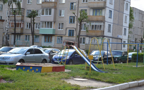 "Первые нарушители пойманы": в Пензе начали наказывать за парковку на газонах