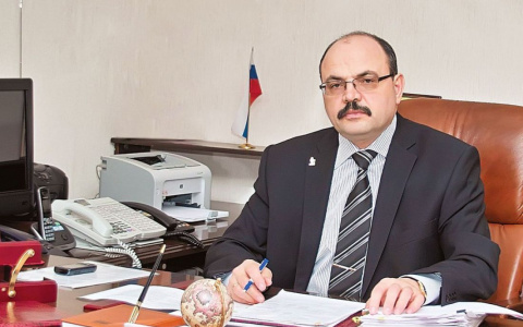 Бывшему главе пензенского минздрава продлили домашний арест