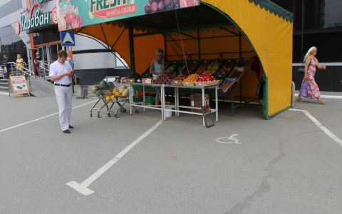 В Пензе на парковке для инвалидов торгуют овощами: общественники подняли "бунт"