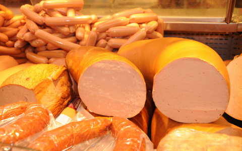 Специалисты назвали опасную колбасу: есть ли такая на прилавках Пензы?