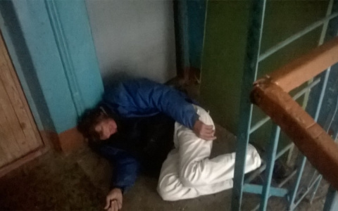 В подъездах пензенских многоэтажек заселились бомжи?