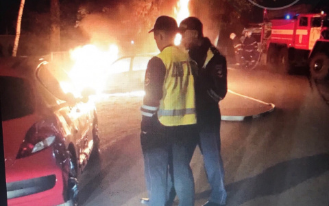 "Вторую ночь подряд": в Пензе в Арбеково загорелся автомобиль