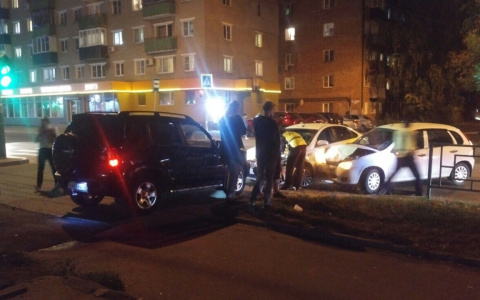 В Пензе произошла авария с участием трех машин