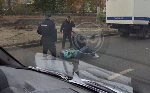 В Пензе на улице Каракозова полицейские  сбили женщину