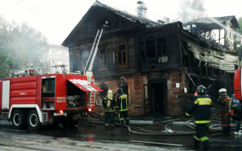 Двенадцать огнеборцев тушили пожар в Пензенской области. Есть пострадавший