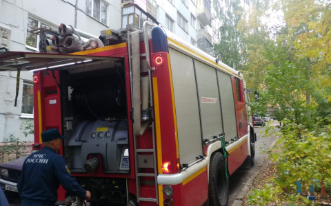 50 человек эвакуировали: в Пензе загорелась квартира