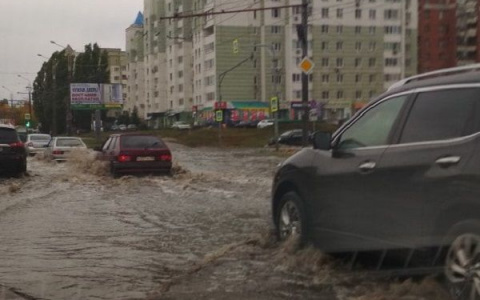 В мэрии Пензы рассказали куда обращаться, если затопило улицу