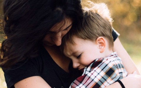 «Сдавил и стал душить»: мужчина напал на мальчика на детской площадке в Пензе